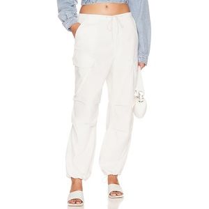 Brand new, never worn Agolde Cotton Cargo pants. Size L in white